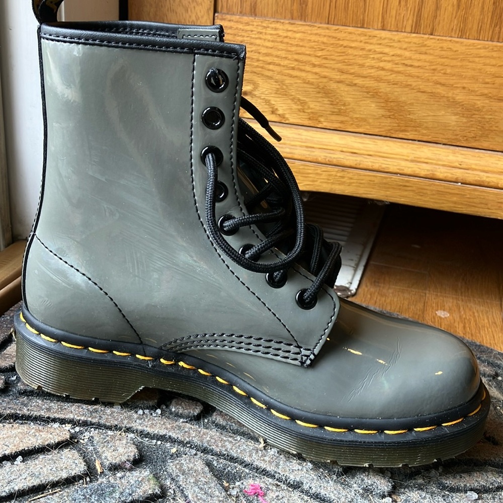 Dr. Martens iridescent gray gunmetal/rainbow Boots. 1460 YS 6 - Picture 7 of 14